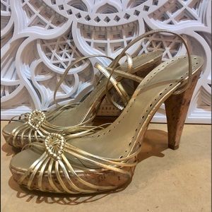 BCBGirls gold metallic & cork ankle strappy heels✨